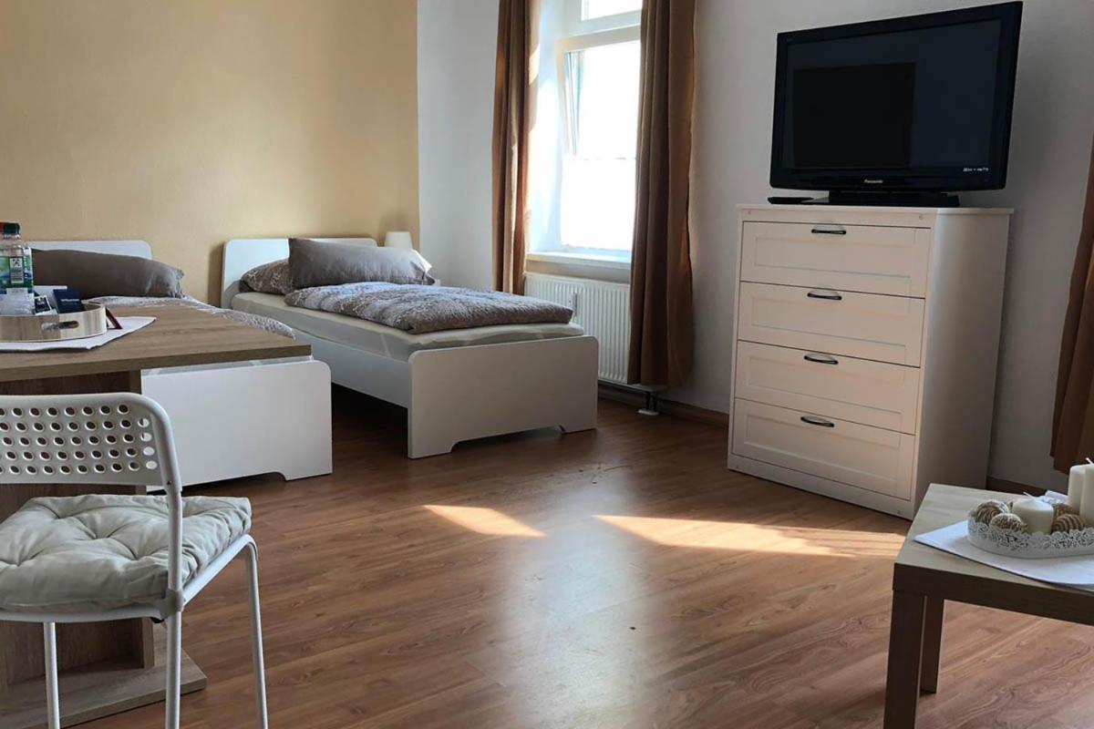 Ferienwohnung In Цвиккау Экстерьер фото